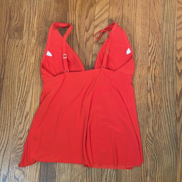 Beyond Control Solid Essentials V-Neck Tankini Top Habanero size 12 NWT - Picture 4 of 7